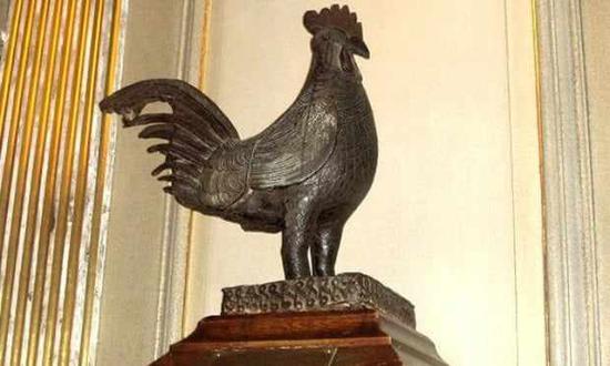 剑桥大学决定将英军抢来的青铜公鸡归还尼日利亚