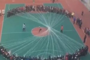 这一中国学生跳绳视频火了 外国网友直呼太炫酷缩略图