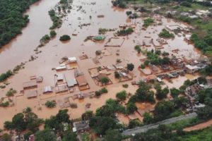 巴西南部城市再遭特大暴雨袭击 死亡人数升至52人缩略图