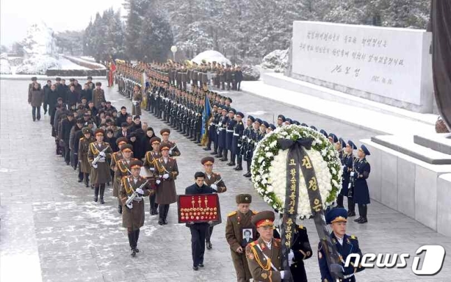 朝鲜为抗日女战士举行国葬 金正恩送花圈(图)