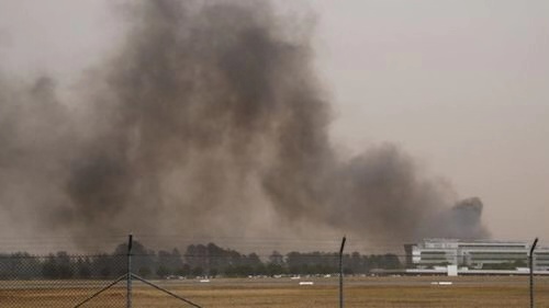 澳大利亚丛林大火再度燃烧 堪培拉机场航班停飞