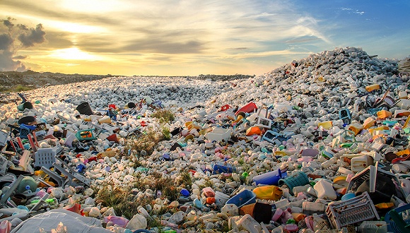 “我们不是世界垃圾场” 大马送还150箱塑料垃圾