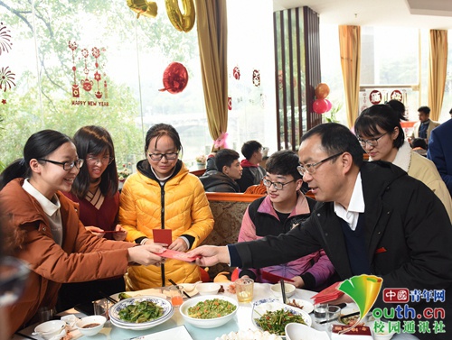 留学生：第一次在中国过年 感受中国传统文化魅力