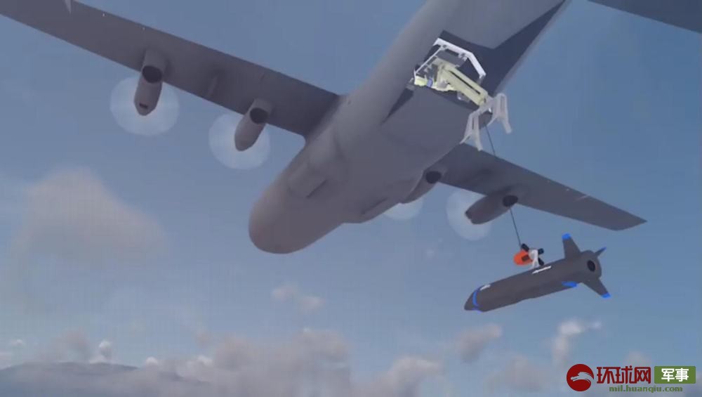美军“空中航母”可空中回收无人机首飞 结果丢了