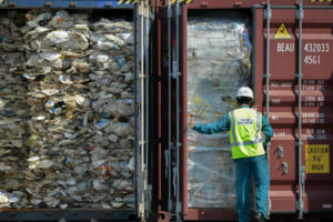 马来西亚将遣返3737吨洋垃圾 费用由原输出国负责缩略图