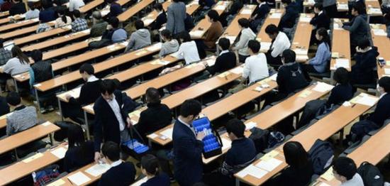 日本明年将推新高考制度 或终结“哑巴英语”