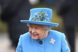 英国脱欧后女王首次亮相 英媒：面带笑容心情大好缩略图