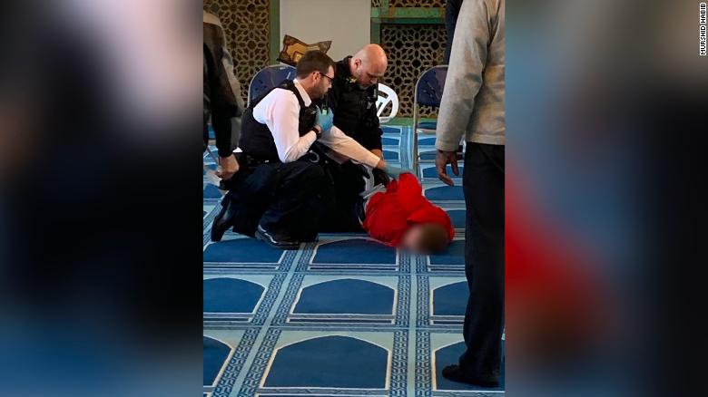 伦敦一清真寺发生持刀伤人事件 嫌疑人已被捕