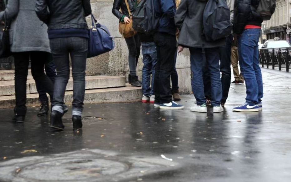 研究：法国近百万年轻人不就业 不参加职业培训