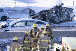 加拿大发生200辆车连环相撞事故 已致2死近70人伤缩略图