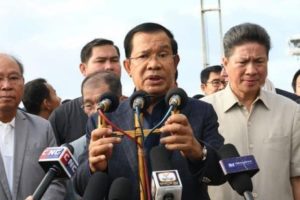 柬埔寨首相：柬埔寨一定会对人道主义事务负责任缩略图
