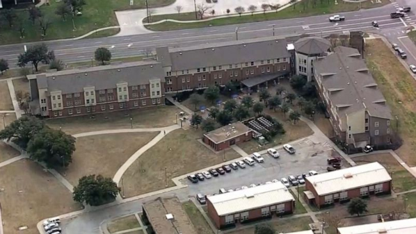 美国得州一大学宿舍楼发生枪击案 致2死1伤