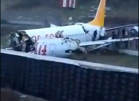土耳其客机滑出跑道机体折成三段 177乘客均撤离缩略图