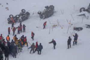 土耳其东部凡省第二次雪崩已致33人遇难缩略图