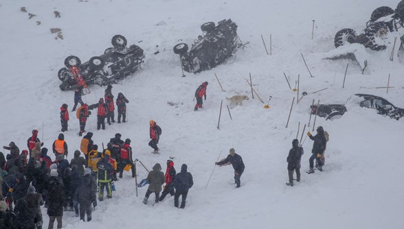 土耳其东部凡省第二次雪崩已致33人遇难
