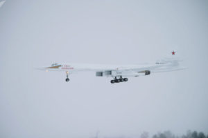 俄罗斯升级款图-160M战略轰炸机顺利试飞缩略图