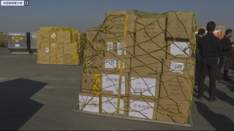 伊拉克各界向中国捐赠医疗物资