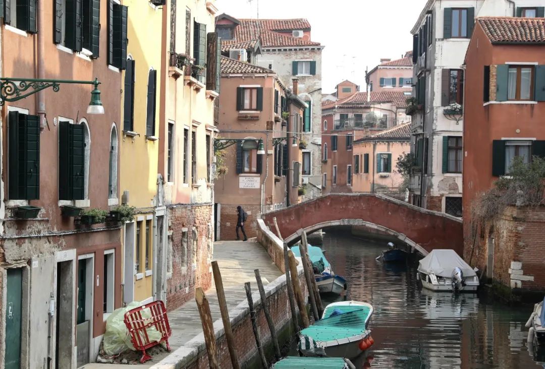 意大利隔离11城镇 威尼斯叫停狂欢节
