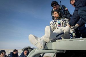 创下女性单飞纪录后 NASA宇航员科赫返回地球缩略图