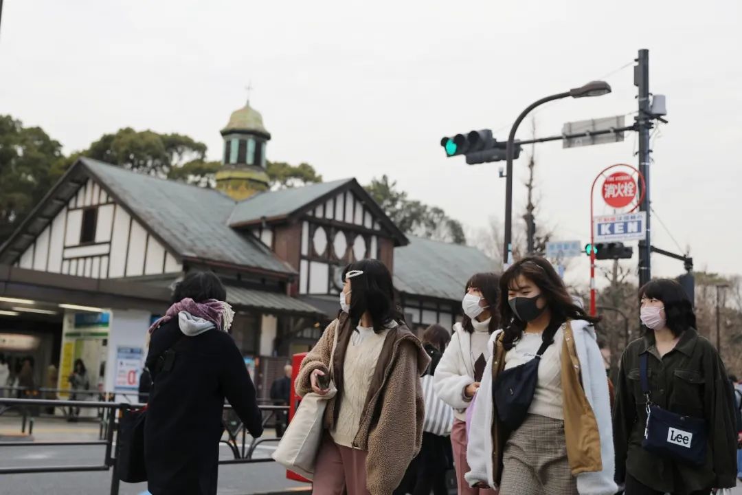日本：奥运照常举行 轻症居家静养