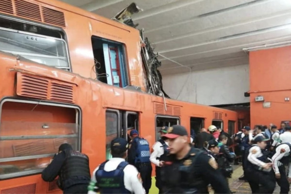 墨西哥城地铁一号线列车相撞 致1人死亡41人受伤