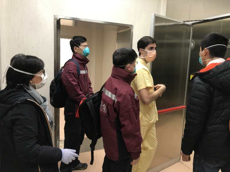 中国赴意大利抗疫医疗专家组访问摩德纳
