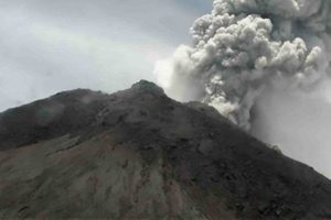 印尼默拉皮火山再次爆发缩略图