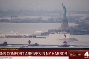 美海军医院船抵达纽约，民众无视疫情扎堆看热闹缩略图