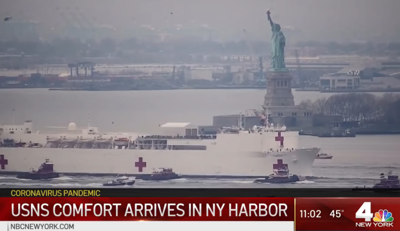 美海军医院船抵达纽约，民众无视疫情扎堆看热闹
