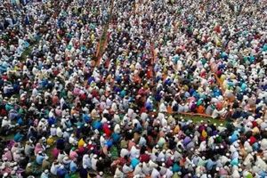 孟加拉国万名宗教信徒集会，念经文“对抗”病毒缩略图
