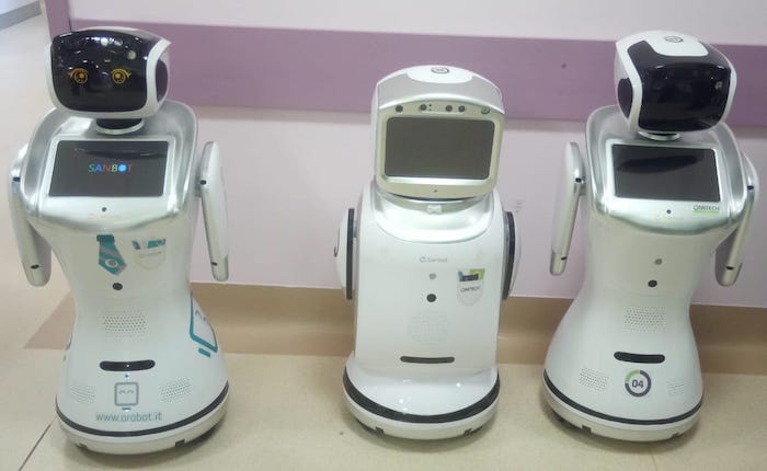 机器人登场！意大利医院使用机器人护理新冠肺炎病人