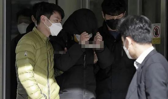 韩国爆集体性犯罪丑闻 文在寅下令彻查26万围观者
