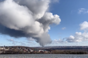 莫斯科郊区一制铝厂发生火灾 过火面积6万平方米缩略图