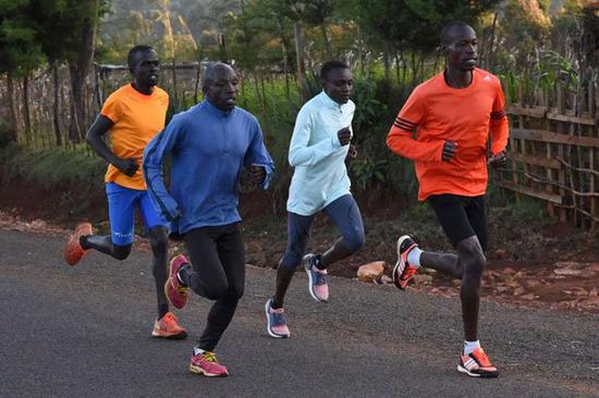 肯尼亚12名马拉松运动员因违反禁令被捕 现已被释放