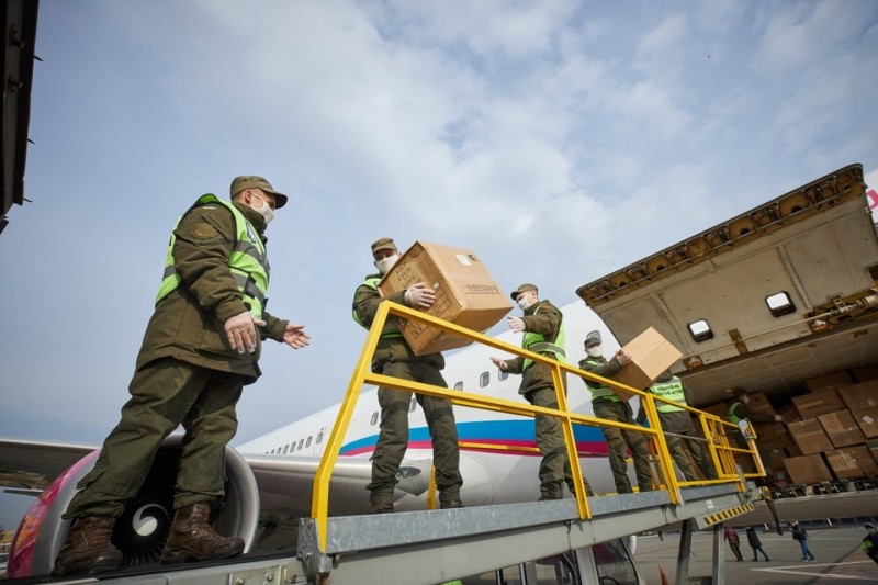 第二架满载医疗物资的飞机从中国抵达乌克兰