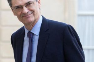 法国上塞纳省议会主席因新冠肺炎病逝缩略图