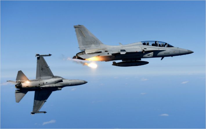 为了抗击新冠疫情 韩国空军派出多架战斗机