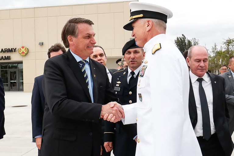 巴西总统博索纳罗访美 两国签署军事防务协议