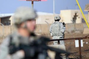 美驻伊拉克军事基地遭15枚火箭弹袭击 致3死11伤缩略图