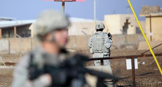 美驻伊拉克军事基地遭15枚火箭弹袭击 致3死11伤