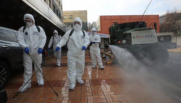 韩国疫情反弹 首尔一呼叫中心近百人集体感染