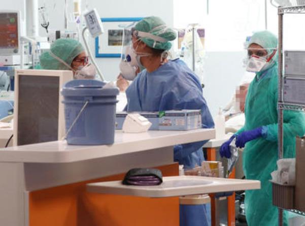 意大利4824名医护人员感染新冠病毒 24名医生殉职