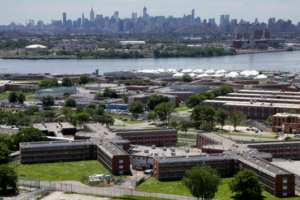狱警囚犯相继感染 美国纽约一监狱要释放40名犯人缩略图
