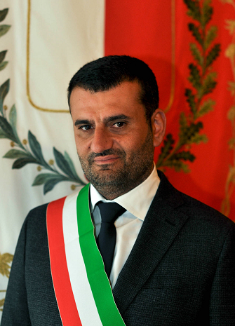 意大利市长号召全国城市降半旗为新冠肺炎逝者默哀
