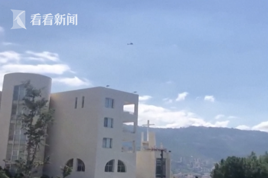 黎巴嫩军方驾驶直升机硬核喊话：不许出门！