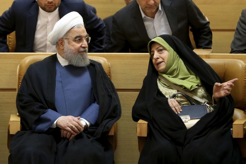 伊朗女副总统康复了：重返办公室 戴口罩工作(图)