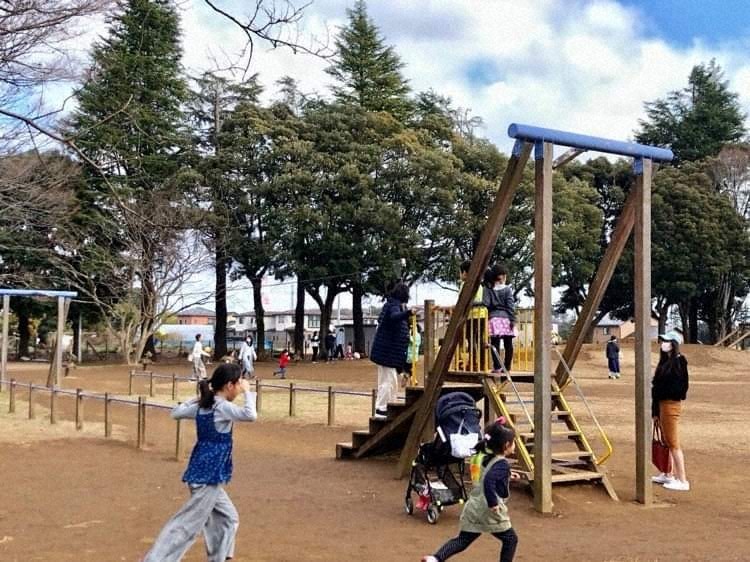 日本小孩出门玩被市民投诉 政府：不影响疫情防控