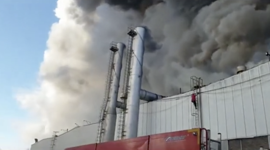莫斯科郊区一制铝厂发生火灾 过火面积6万平方米