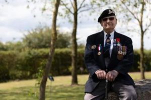 英国97岁诺曼底登陆老兵因感染新冠肺炎去世缩略图