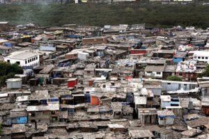 印度内政部：最大贫民窟内两三千人需入住隔离设施缩略图